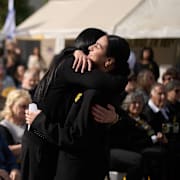 Shira Gvili och hennes mamma i Tel Aviv. Bilden togs 23 januari, innan Ran Gvilis kvarlevor hittats i Gaza. 