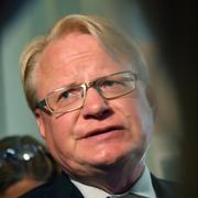 Peter Hultqvist i samband med försvarsutskottets möte angående turerna kring Transportstyrelsens IT-upphandling tidigare i veckan.