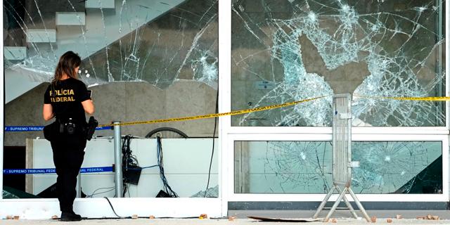Bild från Högsta domstolen i Brasilia, 10 januari.  Eraldo Peres / AP