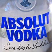 Donald Trump och en flaska Absolut Vodka.