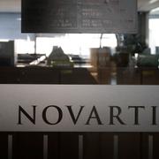 Schweiziska Novartis logotyp. Bolaget är kund till Polymer Factory. 