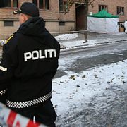 Polis vid platsen i Oslo där den döde svensken i hittades.