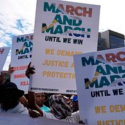 Bild från en anti-migrationsdemonstration i den sydafrikanska staden Johannesburg i april 2026.