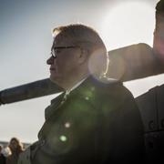 Sveriges försvarsminister Peter Hultqvist på besök vid Gotlands regemente P 18 i Tofta utanför Visby.