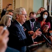 Mitch McConnell när han i går pratade med journalister om skuldtaket. 