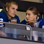 Justin Bieber tillsammans med Hailey Baldwin, som han gifte sig med förra året.