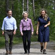 Arkivbild från juni: EU-kommissionens ordförande Ursula von der Leyen, statsminister Ulf Kristersson (M) och energi- och näringsminister Ebba Busch (KD) besöker ett småskaligt skogsbruk utanför Knivsta.