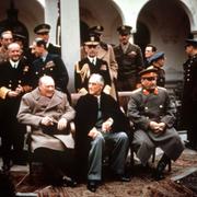 Winston Churchill, Franklin D Roosevelt och Josef Stalin under Jaltakonferensen.