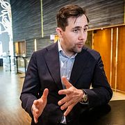 Utrikeshandelsminister Benjamin Dousa (M) har kallat det franska förbudet av vitt snus för ”en attack på det svenska sättet att leva”.