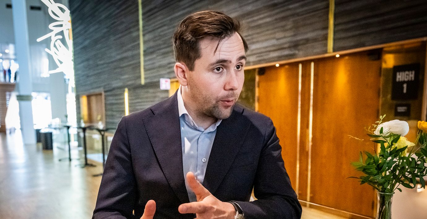 Utrikeshandelsminister Benjamin Dousa (M) har kallat det franska förbudet av vitt snus för ”en attack på det svenska sättet att leva”.