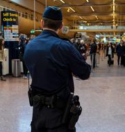 Polis på Arlanda. Illustrationsbild.