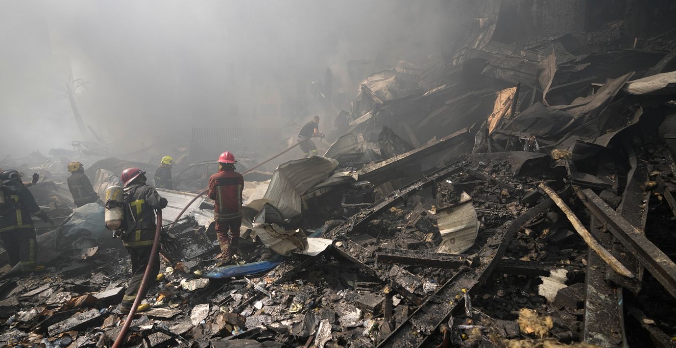 Bilder från Beirut i Libanon under onsdagen.