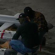 Ukrainska soldater förbereder drönare för attacker mot Ryssland. Arkivbild.