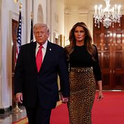 Donald Trump med sin fru Melania Trump under natten.