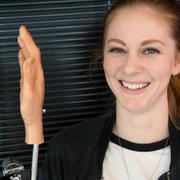 ”Roliga” uppfinningar, som Simone Giertz egenkonstruerade mekaniska robotar är däremot ovanliga, säger PRV. Arkivbild.