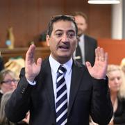 Sameh Egyptson får reda på att hans avhandling godkänts. Bild från Lunds universitet i februari 2023.