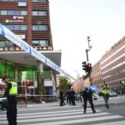 Polisinsats vid Västermalmsgallerian i samband med mordet 2021.