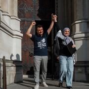 Mahmoud Khalil  och hans fru Noor Abdalla, juni 2022 i New York. 
