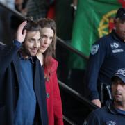 Salvador Sobral och hans syster Luisa Sobral efter vinsten i ESC 2017.