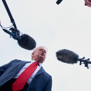 Trump under söndagen/Zelenskyj framför patriot.
