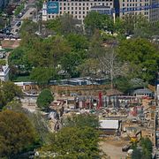 Bygget av ”Trumps balsal” står still efter att det stoppats av en domare.