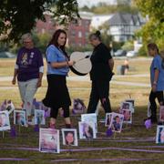 Fotografier av överdosoffer på International Overdose Awareness Day i Vancouver, British Columbia torsdagen den 31 augusti 2023. 