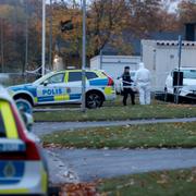 Polisen på plats efter mordet.