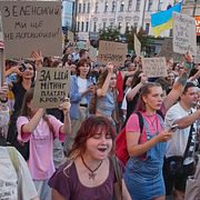 Demonstrationer mot tidigare försvarsminister Mychajlo Fedorovs petning i Kyiv.