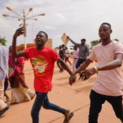 Demonstranter i Niamey, Niger.