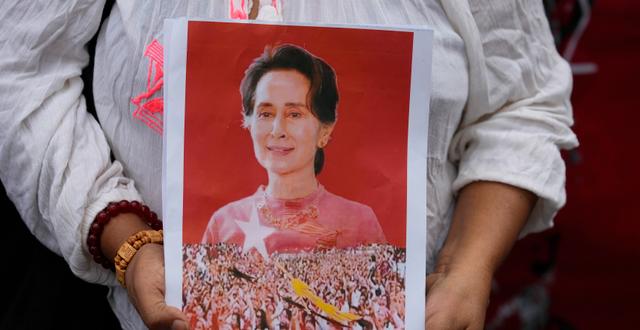 Porträtt på Myanmar förra ledare Aung San Suu Kyi.  Sakchai Lalit / AP