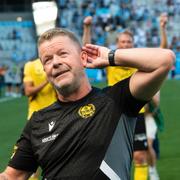 Mjällbys tränare Anders Torstensson jublar efter gårdagens seger mot Malmö.