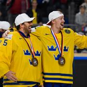 Tre kronor vann vm-guld efter straffläggning i finalen i ishockey-VM mellan Kanada och Sverige.