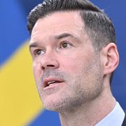 Migrationsminister Johan Forssell (M) under pressträffen.