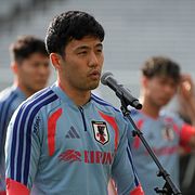 Wataru Endo talar till supportrar i Nashville 8 juni. 