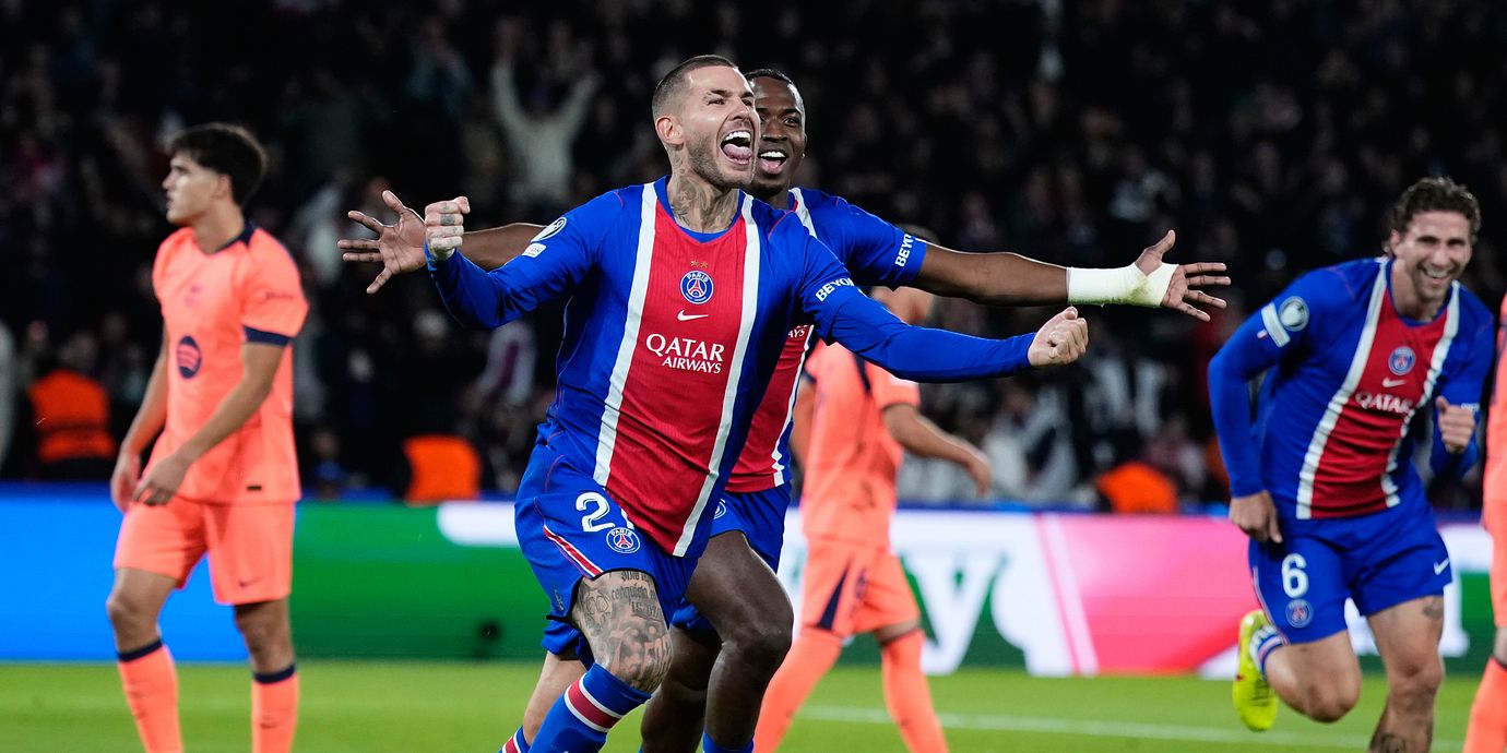 Lucas Hernandez firar det andra PSG-målet. 