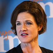 Nuvarande C-ledaren Elisabeth Thand Ringqvist och dåvarande M-ledaren Anna Kinberg Batra 2015.