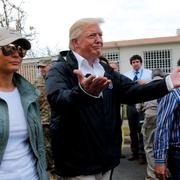 Arkivbild: Donald och Melania Trump på Puerto Rico efter orkanen Maria i oktober 2017.