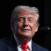President Donald Trump talade på Raymond F -Kravis Center for the Performing Arts i  Palm Beach på lördagsnatten.