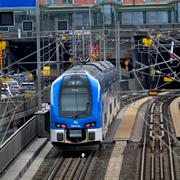 Ett tåg på väg in till Stockholm central.