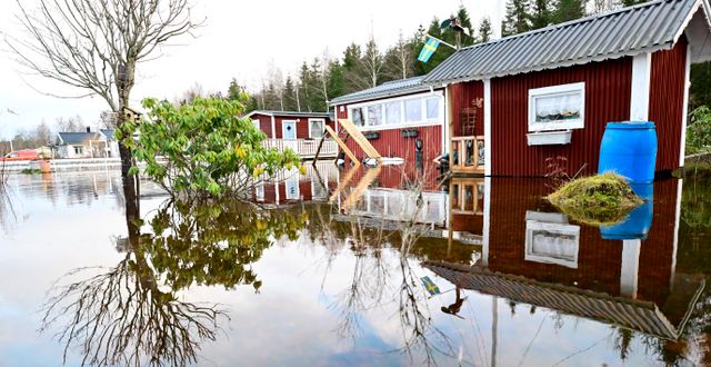 Översvämning i stugområde i Gisshult utanför Nässjö. Mikael Fritzon/TT