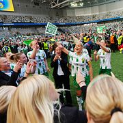Hammarbys lag firar efter att ha blivit cupmästare i lördagens finalmatch i Svenska cupen mellan Hammarby IF och BK Häcken FF på 3Arena.