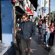 Regissören Ruben Östlund fotograferad på Walk of Fame på Hollywood Boulevard 2023.