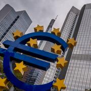 Euroskulpturen utanför ECB:s tidigare högkvarter i Frankfurt.