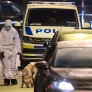 Polisens tekniker på brottspolatsen.