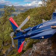 Vrakdelar från helikoptern.