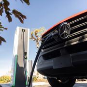 Effektiv snabbladdning: Mercedes-Benz eSprinter kan laddas från 10 till 80 procent på bara 30 minuter tack vare 115 kWh snabbladdning.