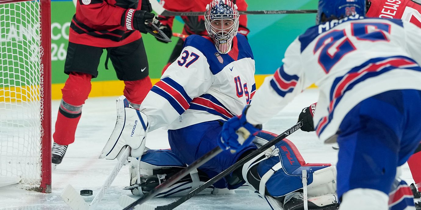 Connor Hellebuyck vann OS-guld med USA i Milano 2026. Bild från finalen mot Kanada.