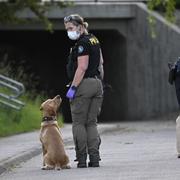 Polisen på plats efter knivattacken.