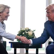 President Donald Trump och EU-chefen Ursula von der Leyen när de enades om avtalet i juli i fjol.