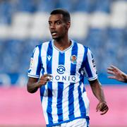 Alexander Isak i Sociedad-tröjan